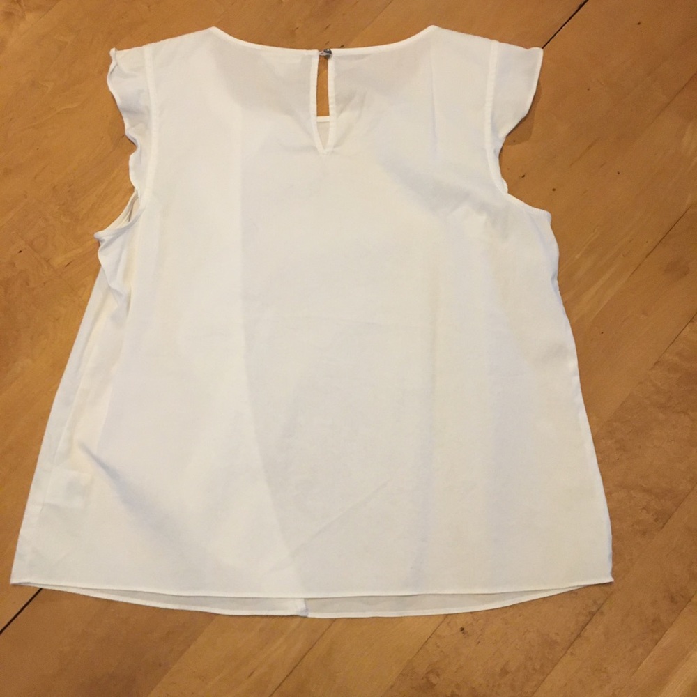White ruffle blouse - Picture 2 of 2